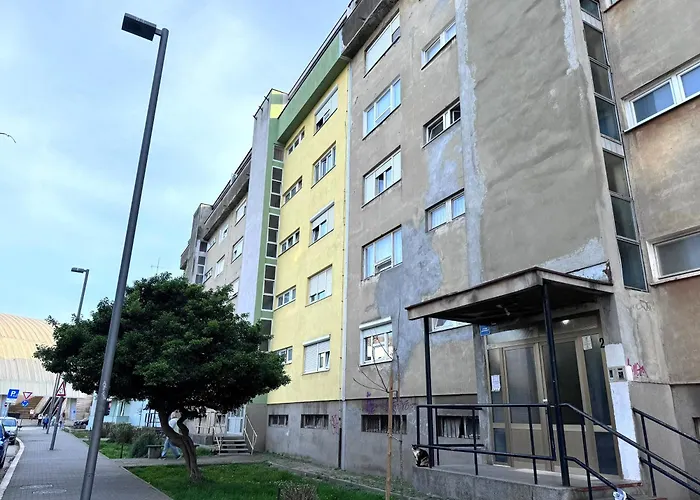 Rose, Centar Lägenhet